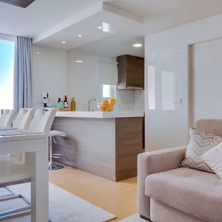 Gold Ii - Luxurious -