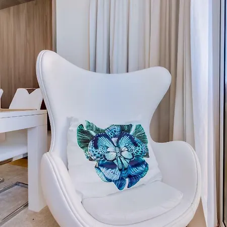 Gold Ii - Luxurious - *