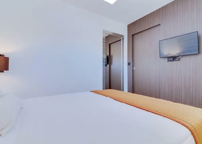 Gold Ii - Luxurious -